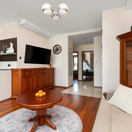 Przytulny Apartament W Gdansku Z Dwiema Sypialniami, Klimatyzacja I Biurkiem By Renters *