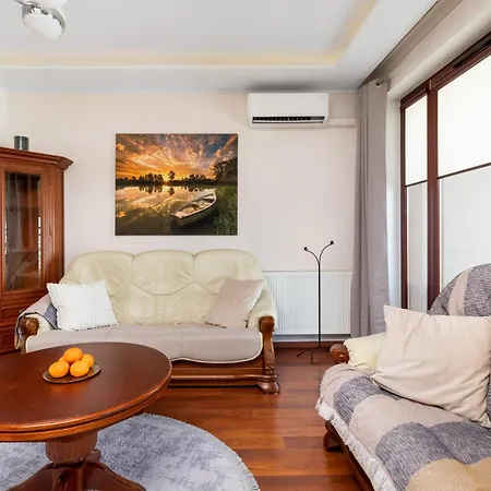 Przytulny Apartament W Gdansku Z Dwiema Sypialniami, Klimatyzacja I Biurkiem By Renters Danzica