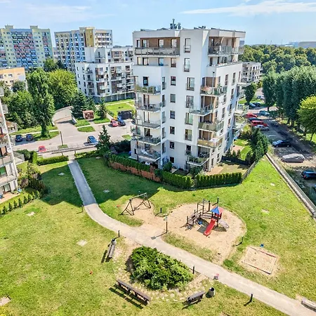 Apartamento Przytulny Apartament W Gdansku Z Dwiema Sypialniami, Klimatyzacja I Biurkiem By Renters