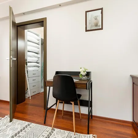 Przytulny Apartament W Gdansku Z Dwiema Sypialniami, Klimatyzacja I Biurkiem By Renters *